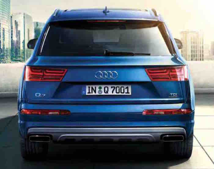 Audi-Q7 2015 Rear View